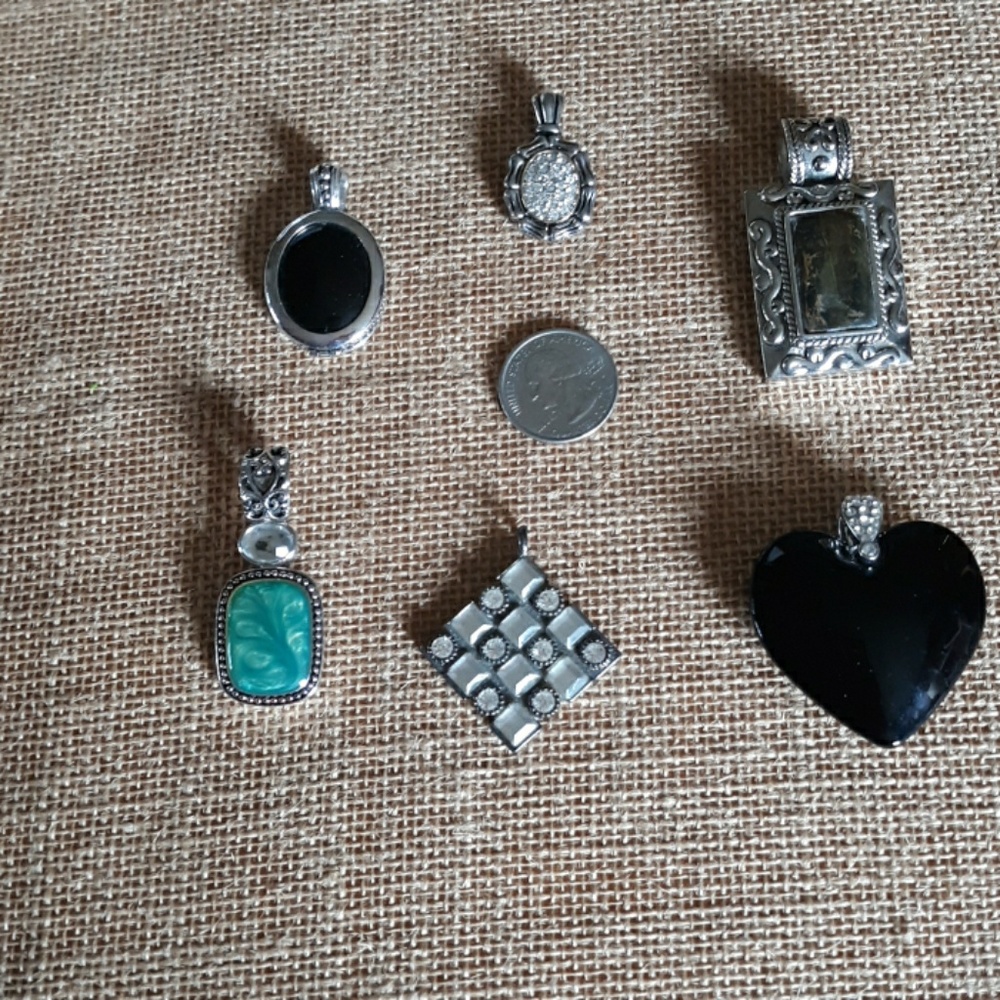 Bundle of pendants for necklaces